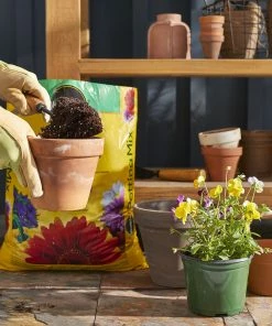 Miracle-Gro Soil & Soil Amendments 16-Quart Potting Soil Mix -Landscaping Online Outlet 05413036