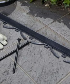 Thing Edging 8-Pack 8-in Black Plastic Paver Spike -Landscaping Online Outlet 08789010