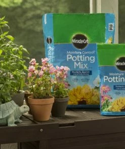 Miracle-Gro Soil & Soil Amendments 25-Quart Potting Soil Mix 9 Miracle-Gro Soil & Soil Amendments 25-Quart Potting Soil Mix -Landscaping Online Outlet 09740333