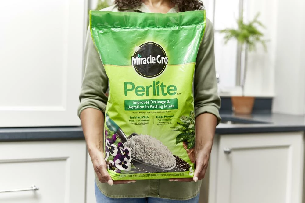 Miracle-Gro Soil & Soil Amendments Perlite Improves Soil Structure 4 Miracle-Gro Soil & Soil Amendments Perlite Improves Soil Structure - Image 4