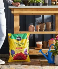Miracle-Gro Soil & Soil Amendments Potting Mix Bundle 16-Quart Potting Soil Mix -Landscaping Online Outlet 44004120